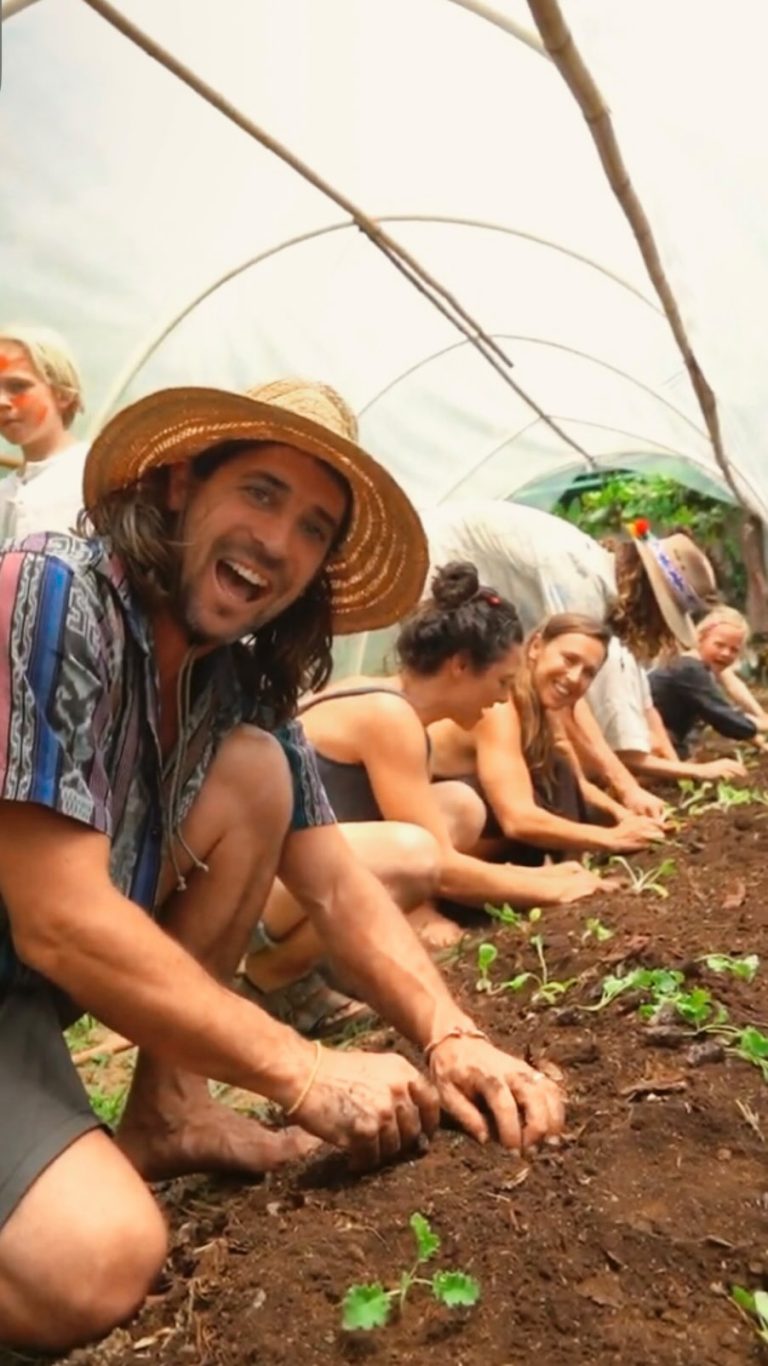 Instagram post from amoracommunity. This post is in position 4.