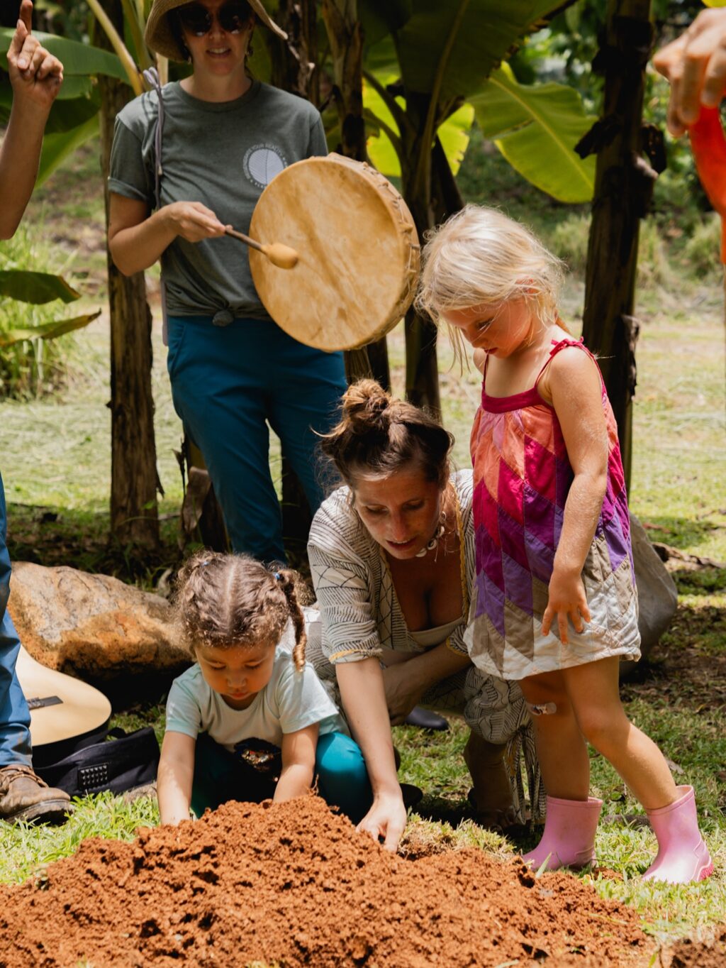 Instagram post from amoracommunity. This post is in position 13.