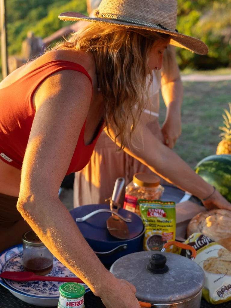 Instagram post from amoracommunity. This post is in position 3.